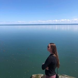 Meet your Posher, Roxanne